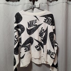 NWT Nike cropped sweatshirt